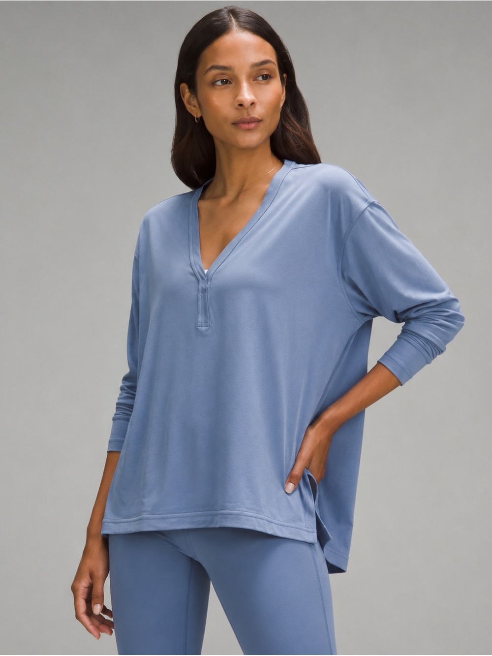 Lululemon Back In Action V-Neck Long Sleeve Shirt Blue Relaxed Fit Women Size 6